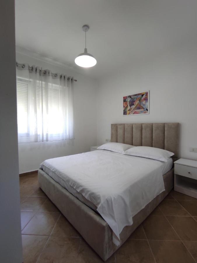 Joni's 10 * Golem (Tirana)
